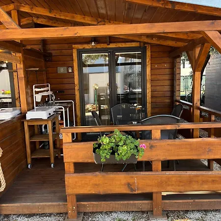 Daisy A,b База отдыха