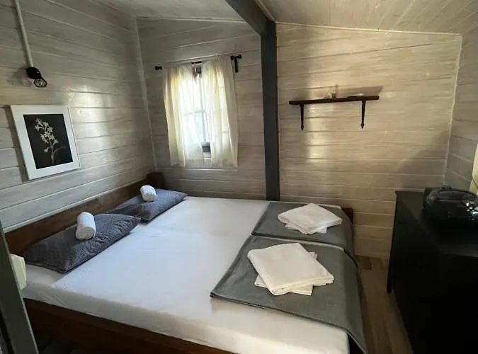 Daisy A,b Tatil parkı Pakoštane
