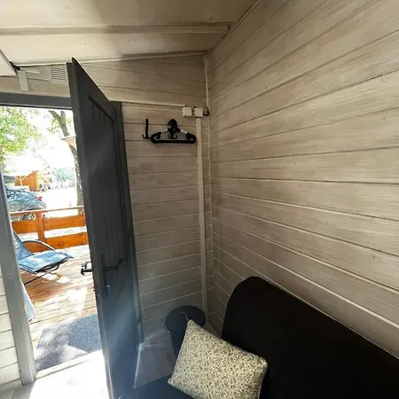 Πάρκο διακοπών Daisy A,b Pakoštane