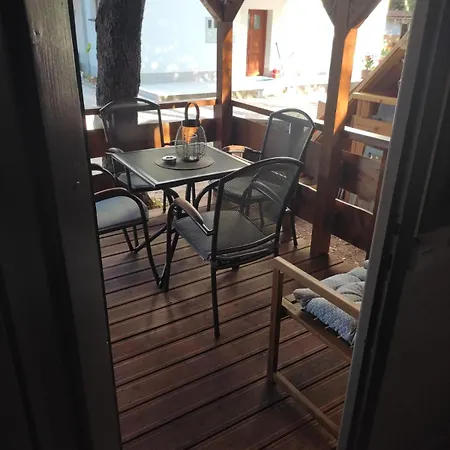 Πάρκο διακοπών Daisy A,b Pakoštane